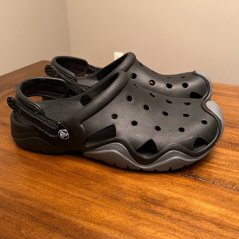 Mens Crocs Swiftwater Clog Sandal, Black/Gray - Mens Size 11
